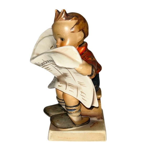 M.J.HUMMEL Latest News Young boy readying the newspaper Collectible Figurine - Picture 5 of 12